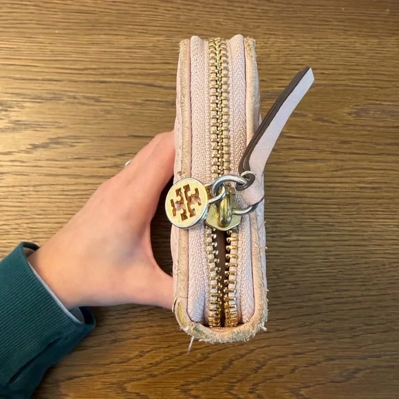 Tory Burch Quilted Blush Pink Leather Wallet - Picture 6 of 9